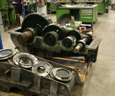 DMA Demontage Baggerhubwerkgetriebe